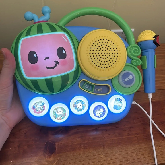 Coco Melon sing along boom box - in good working condition - Picture 3 of 6